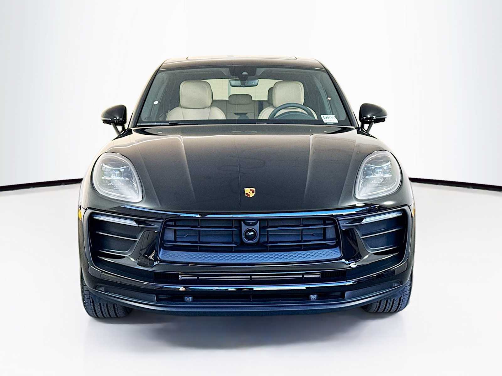Thumbnail: 2026 Porsche Macan - 6