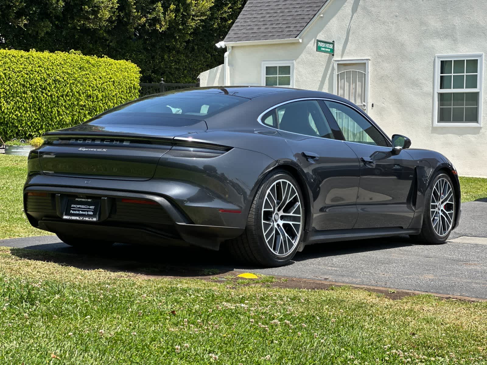 Thumbnail: 2020 Porsche Taycan - 8