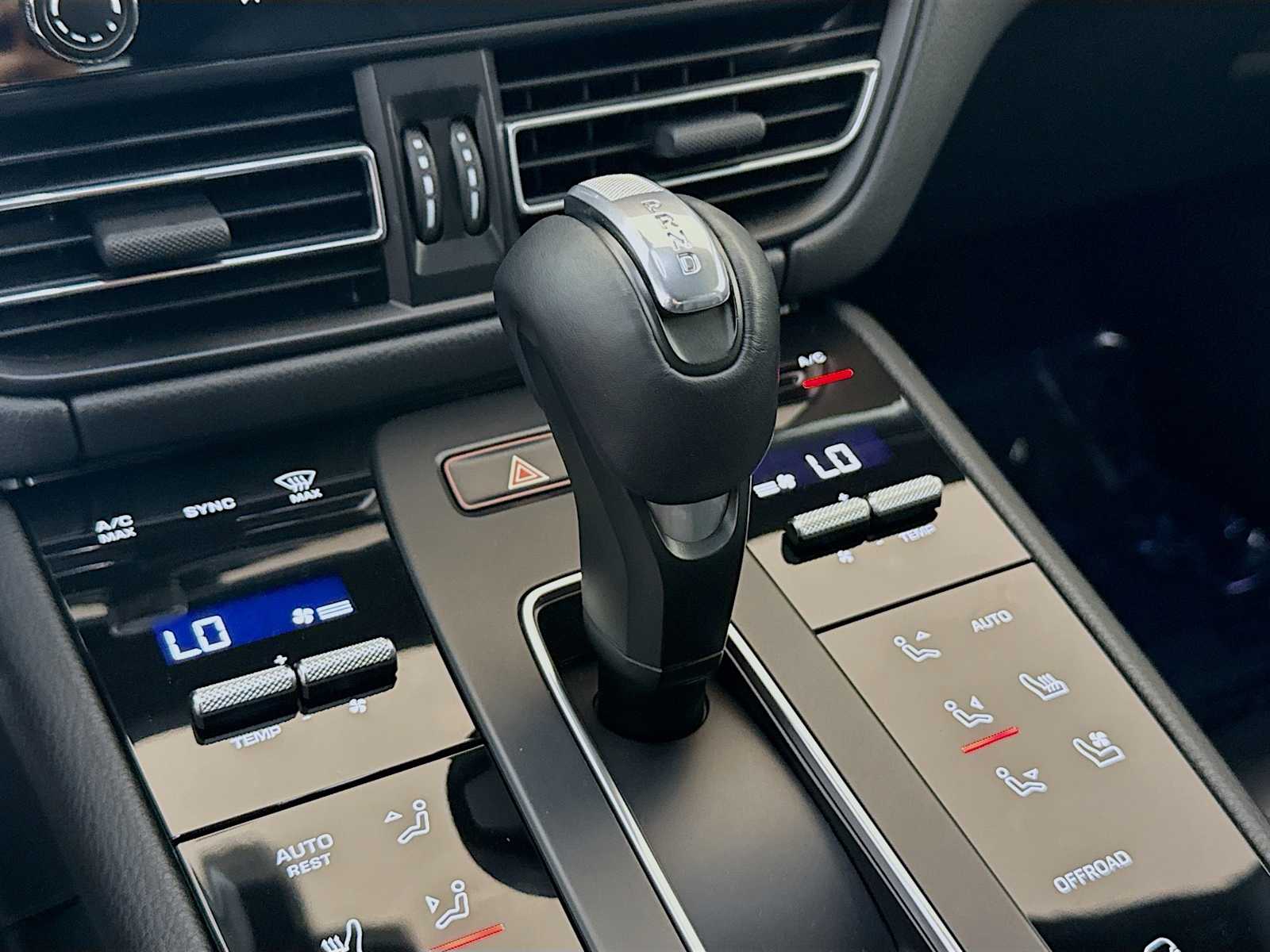 Thumbnail: 2022 Porsche Macan - 14