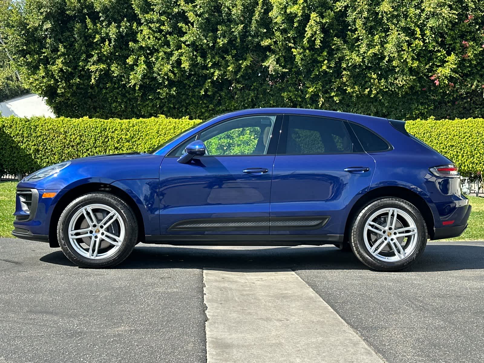 Thumbnail: 2025 Porsche Macan - 2