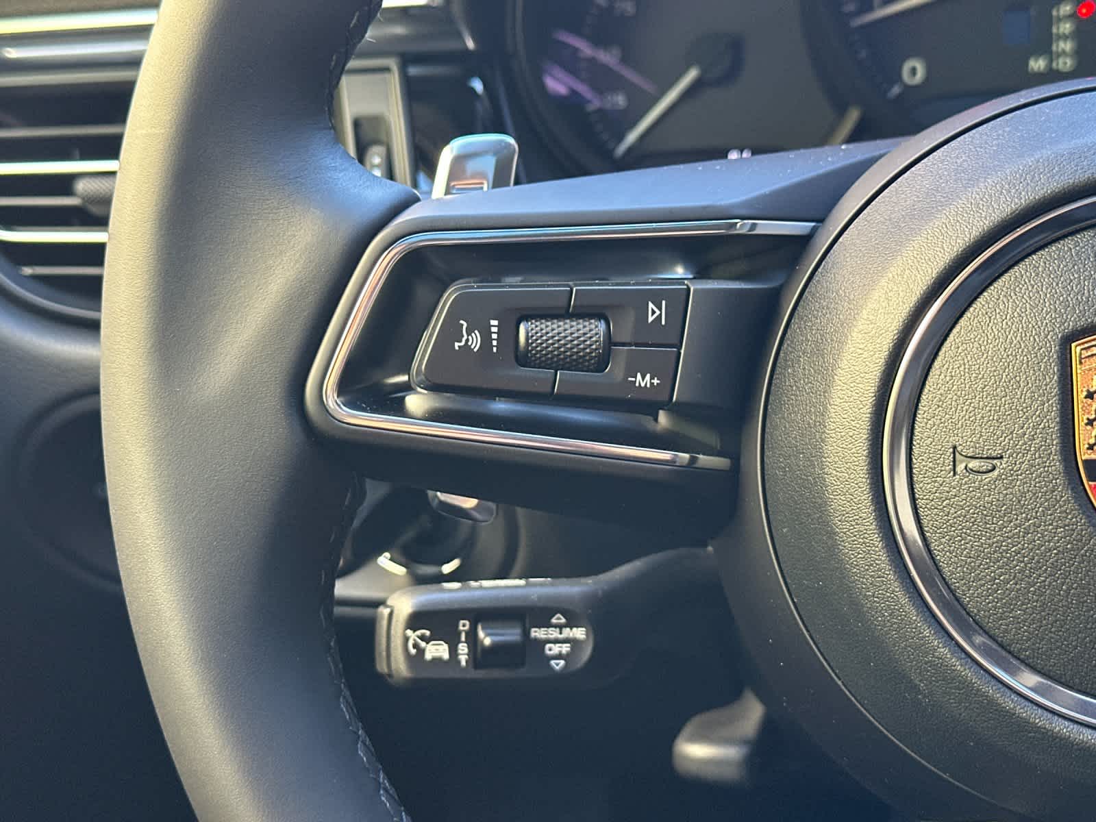 Thumbnail: 2026 Porsche Macan - 26