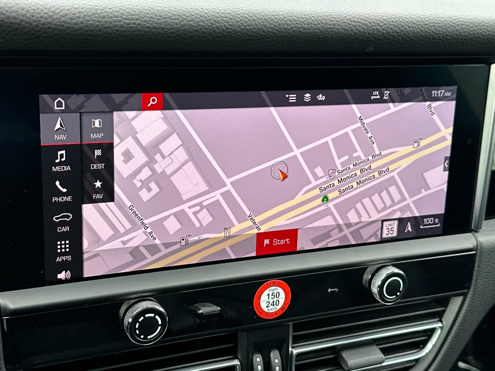 Thumbnail: 2023 Porsche Macan - 22