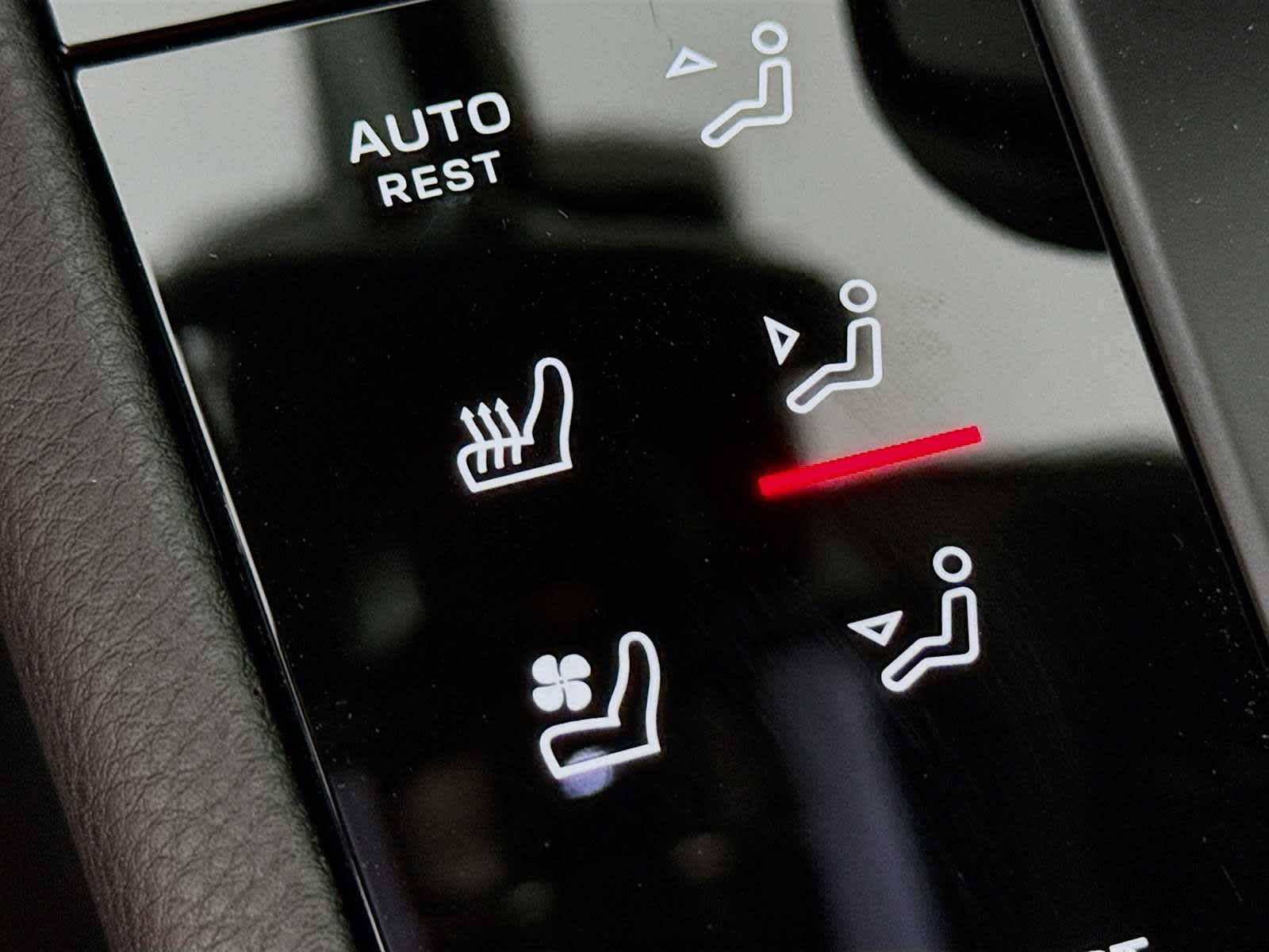 Thumbnail: 2025 Porsche Macan - 16