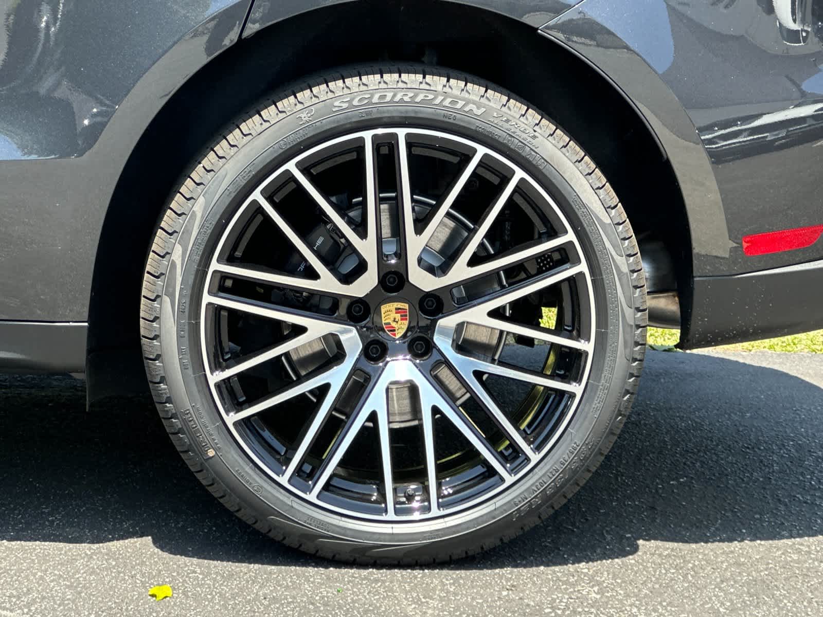 Thumbnail: 2026 Porsche Macan - 31
