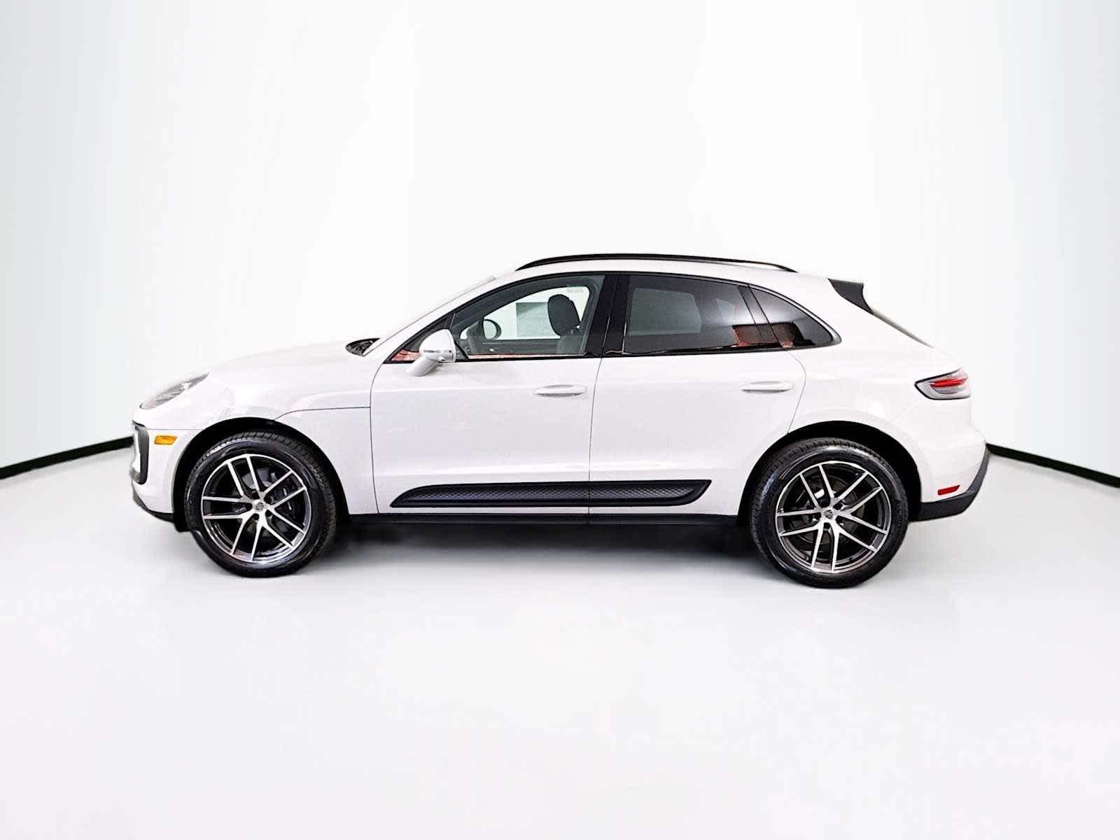 Thumbnail: 2026 Porsche Macan - 2
