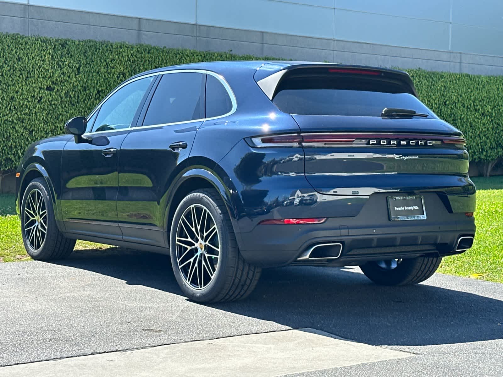 Thumbnail: 2026 Porsche Cayenne - 3