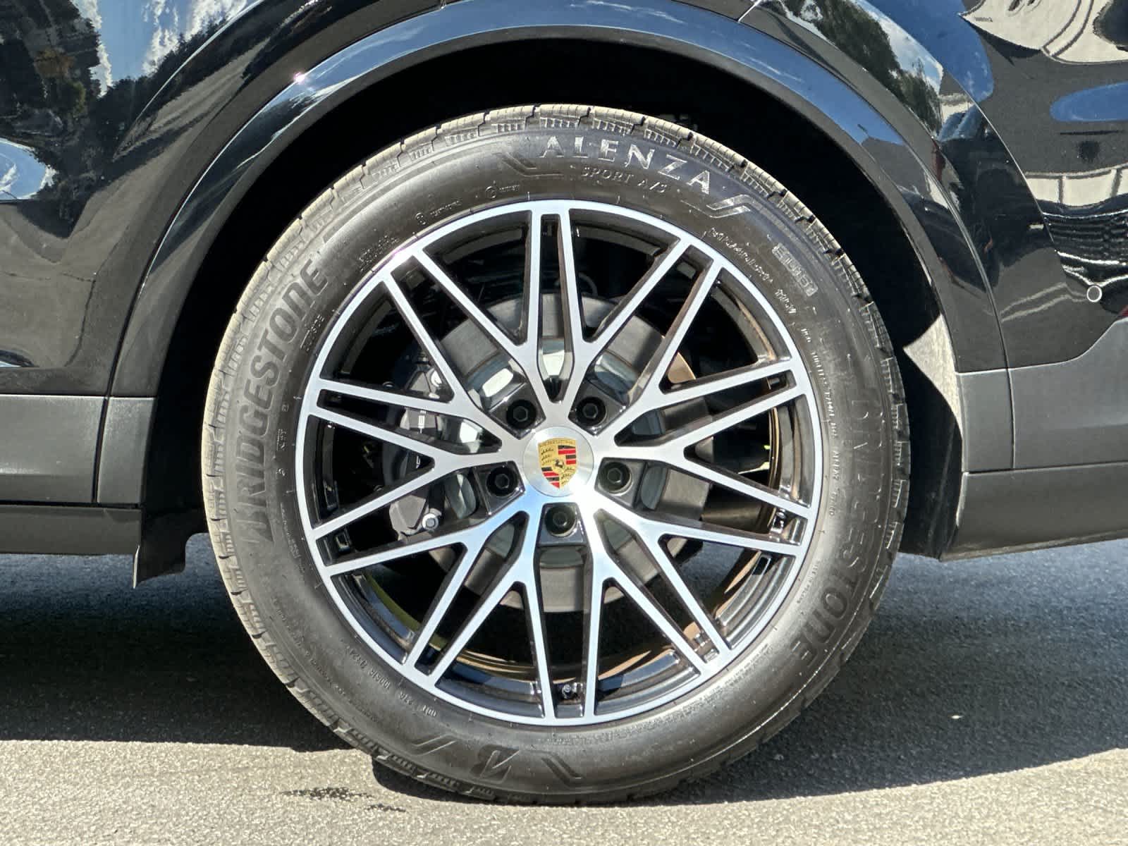 Thumbnail: 2024 Porsche Cayenne - 32