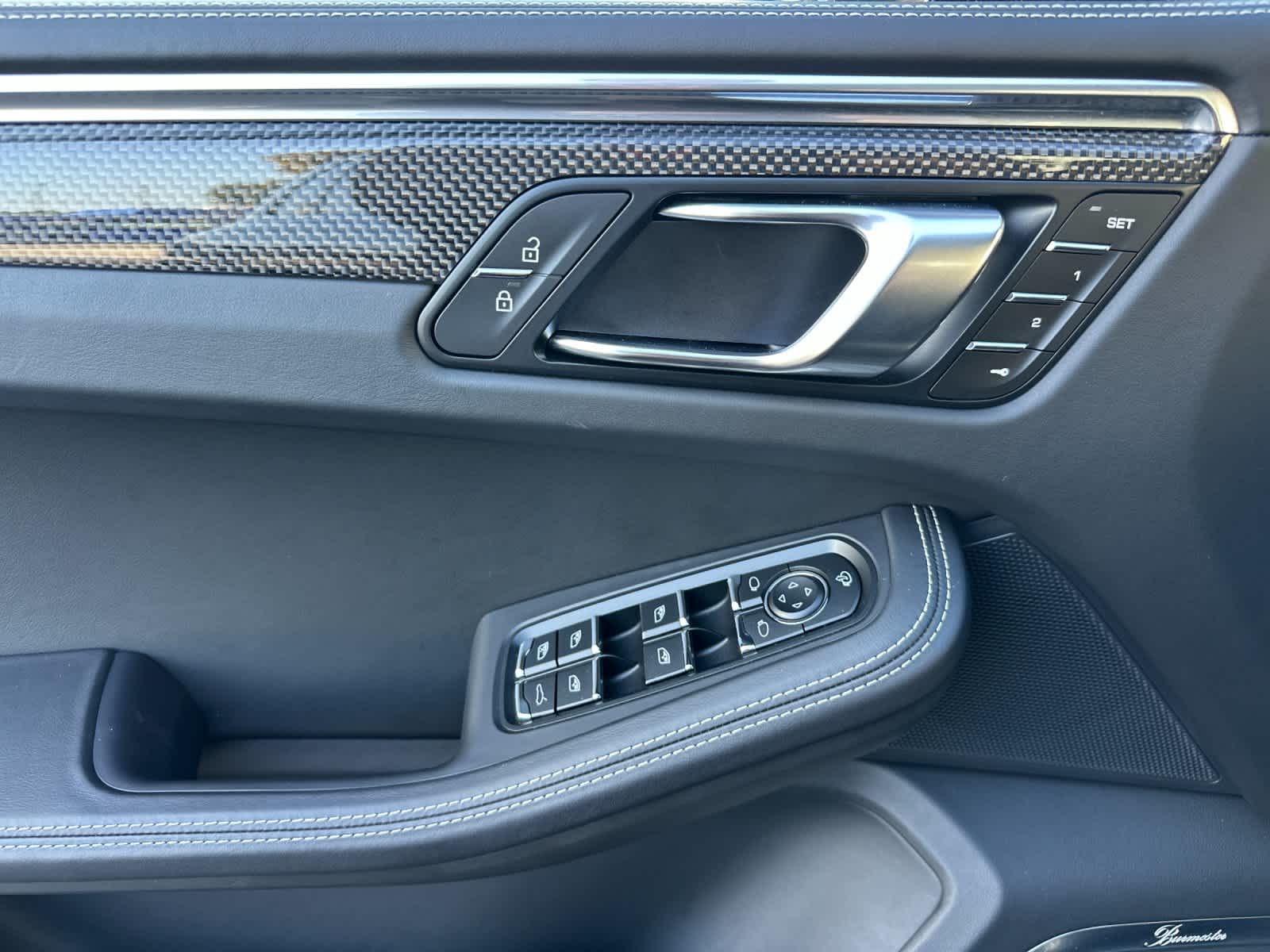 Thumbnail: 2025 Porsche Macan - 12