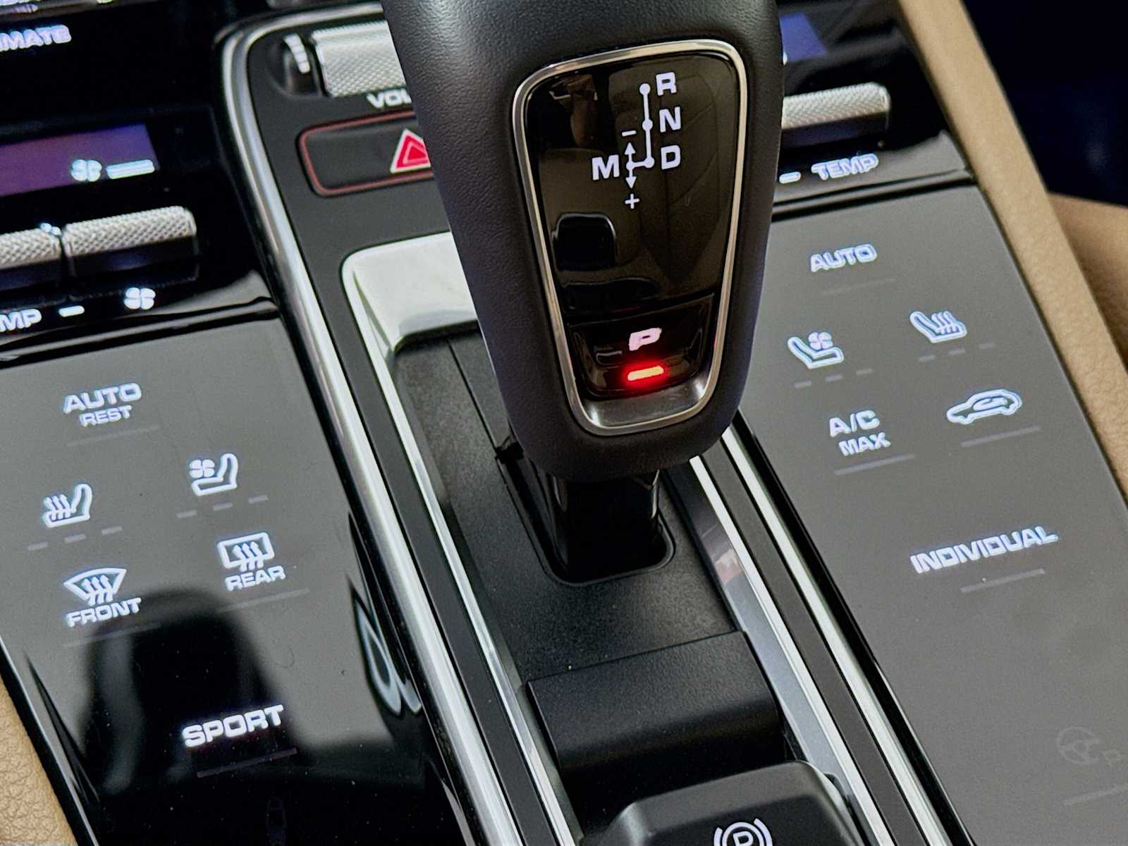 Thumbnail: 2020 Porsche Cayenne - 17