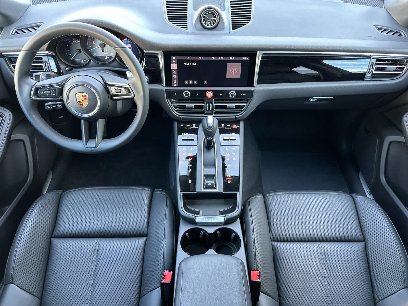 Thumbnail: 2026 Porsche Macan - 6