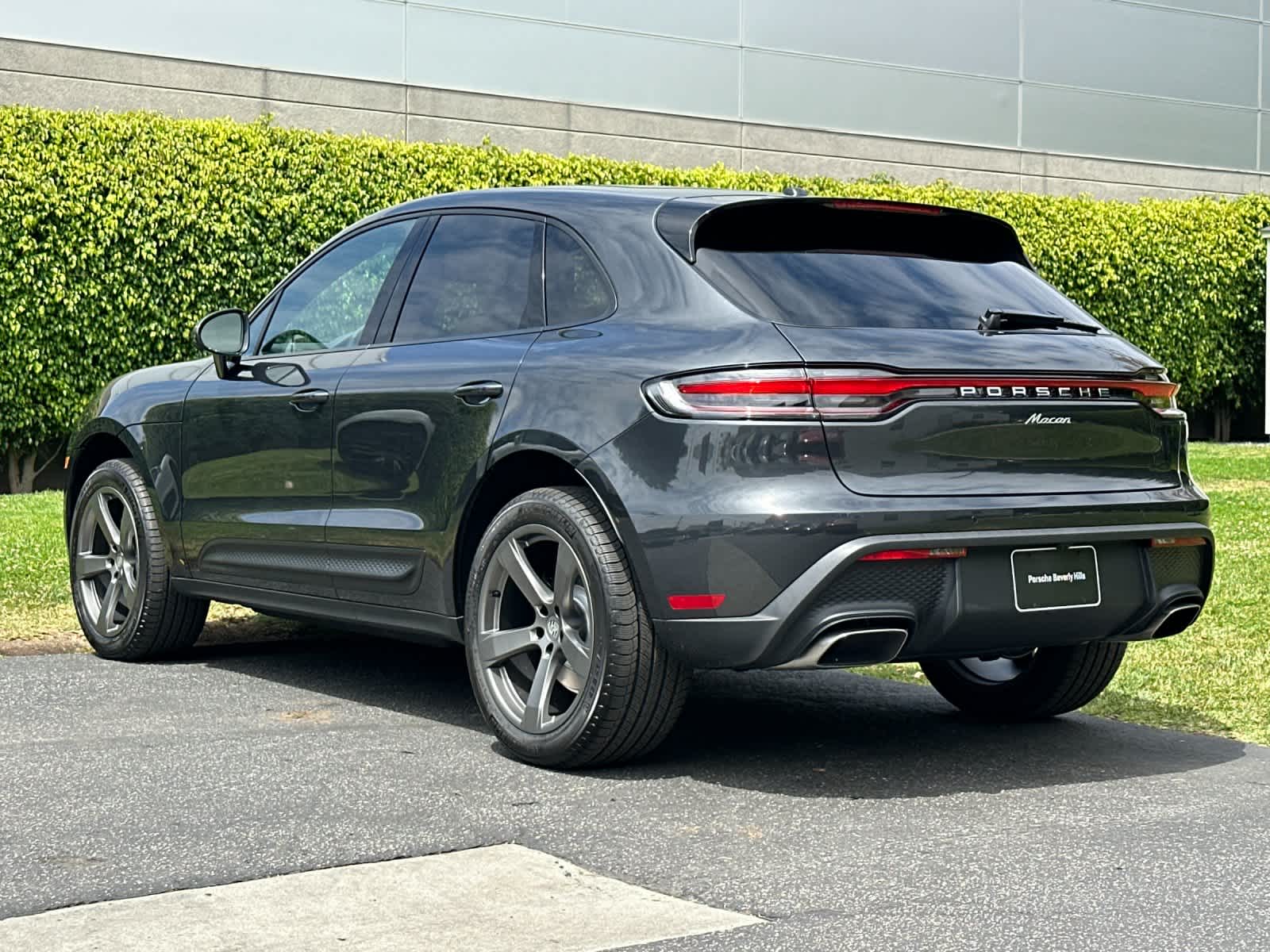 Thumbnail: 2026 Porsche Macan - 3