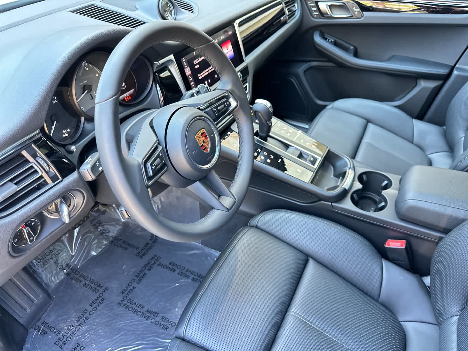Thumbnail: 2026 Porsche Macan - 4