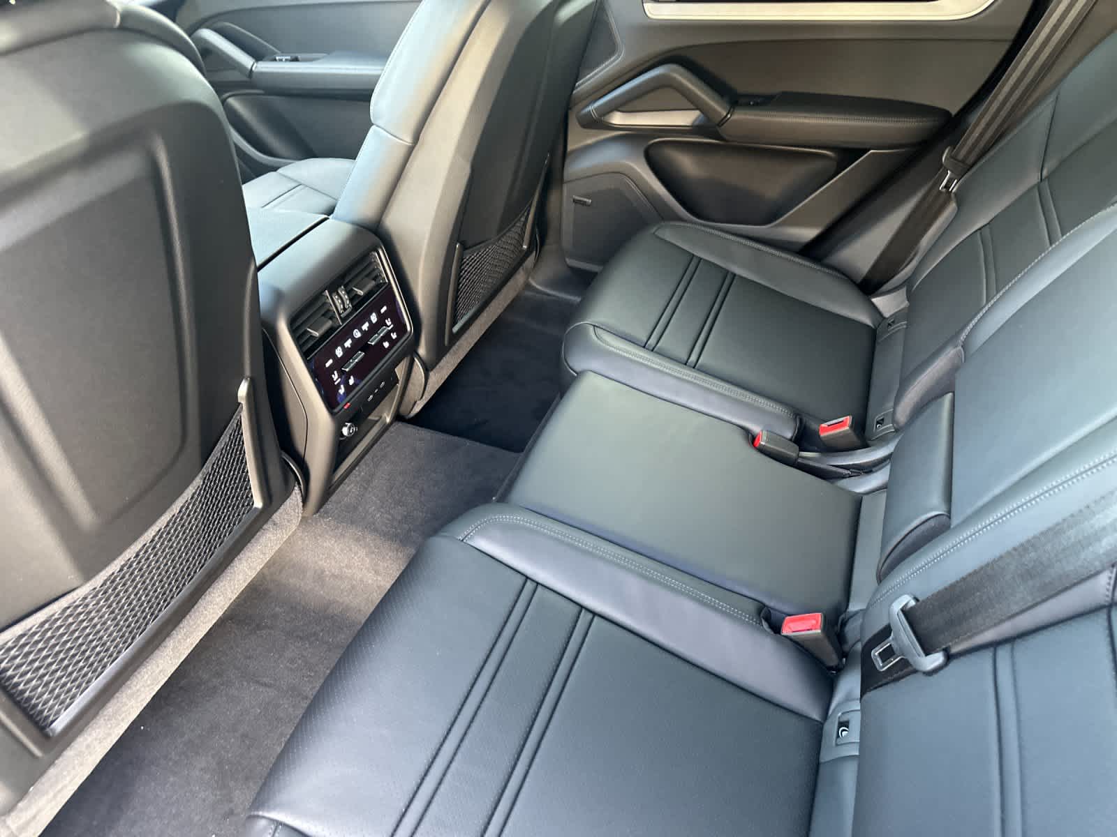 Thumbnail: 2026 Porsche Cayenne - 13