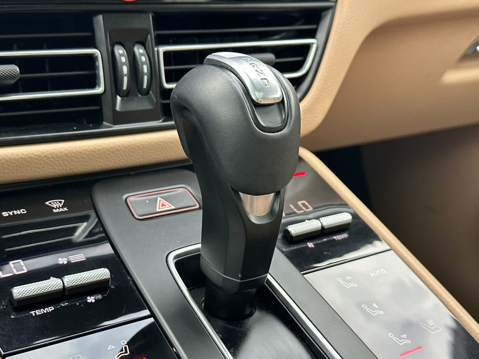 Thumbnail: 2025 Porsche Macan - 24