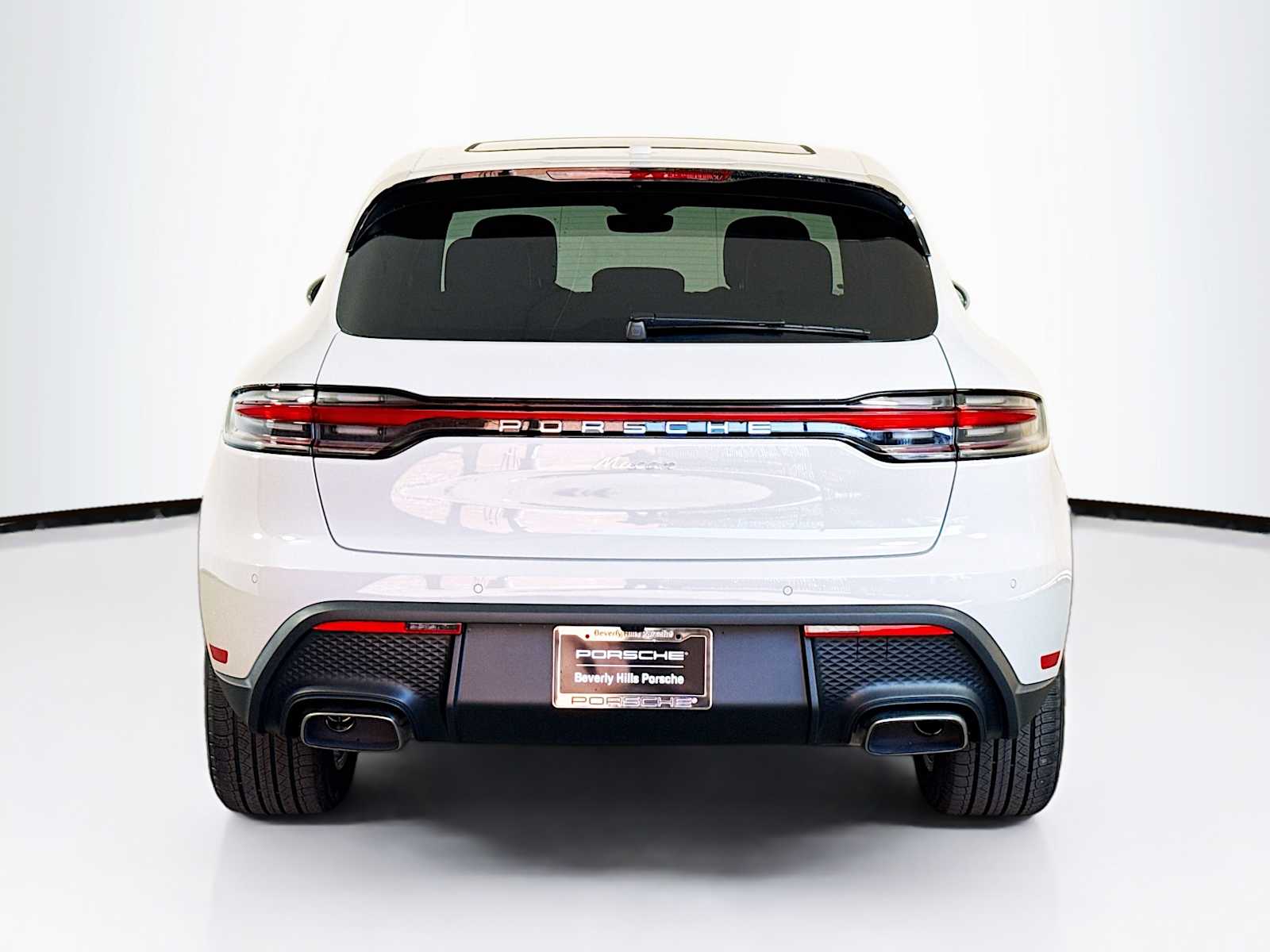 Thumbnail: 2026 Porsche Macan - 10