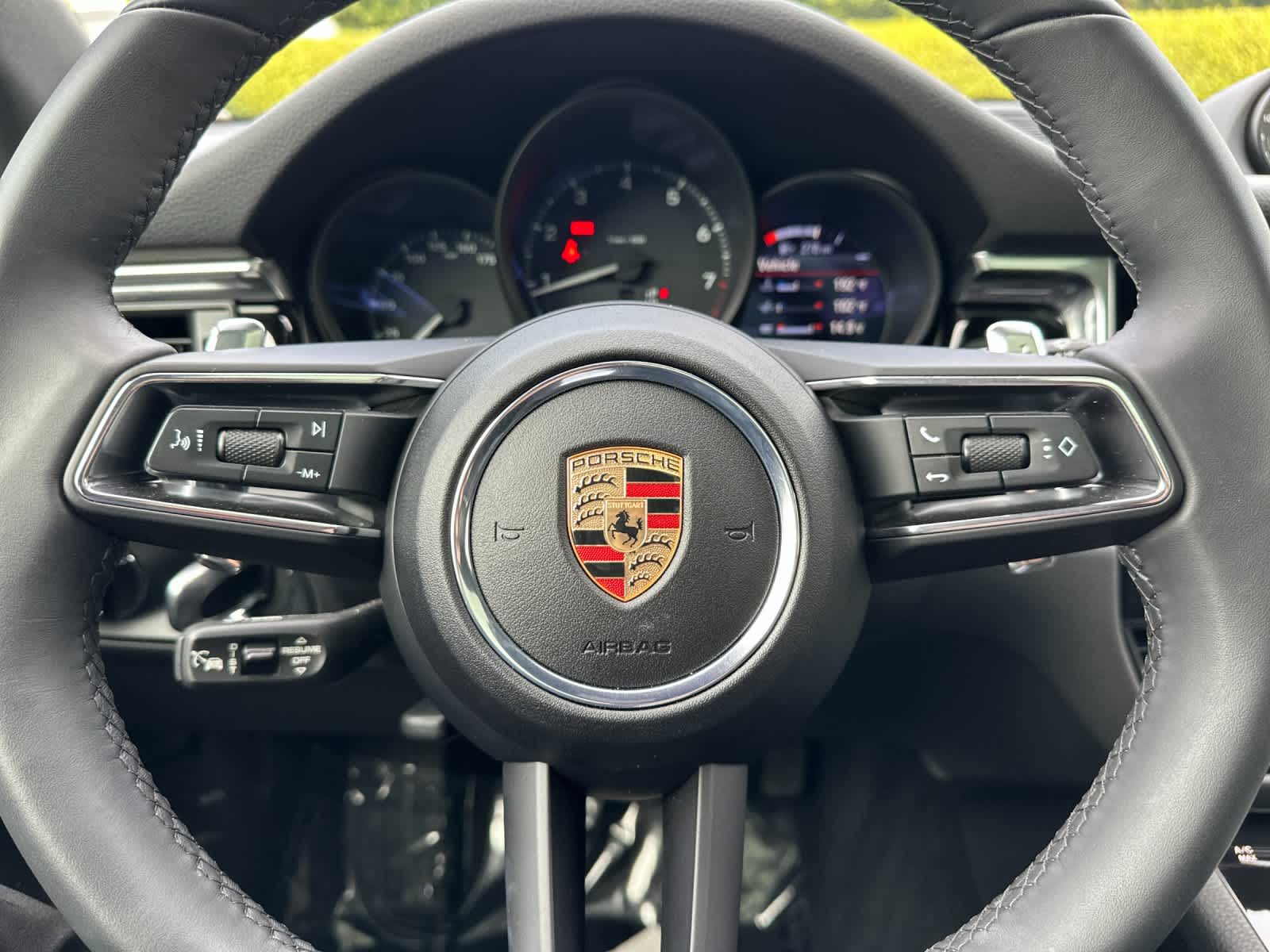 Thumbnail: 2025 Porsche Macan - 26