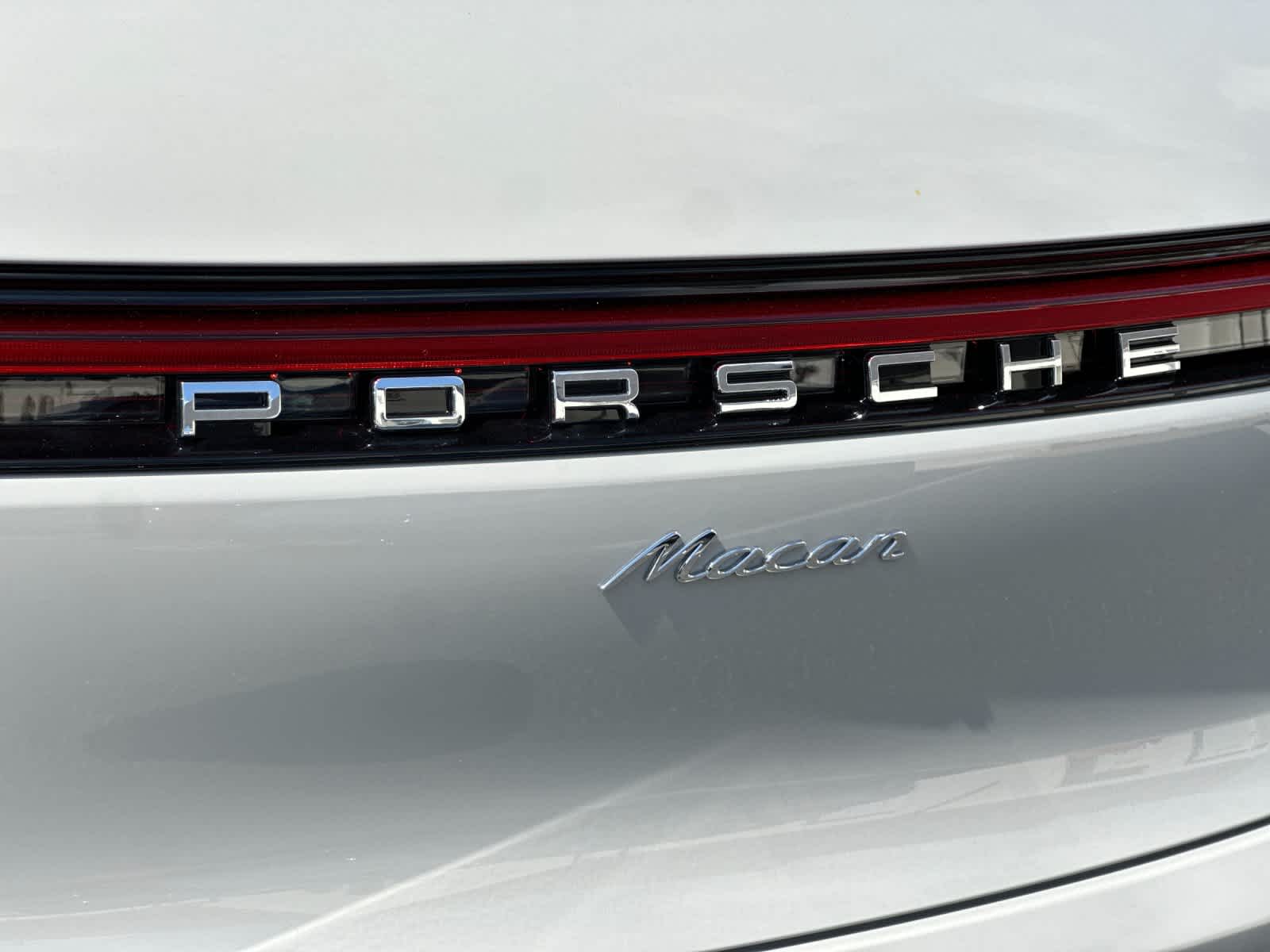 Thumbnail: 2026 Porsche Macan - 31