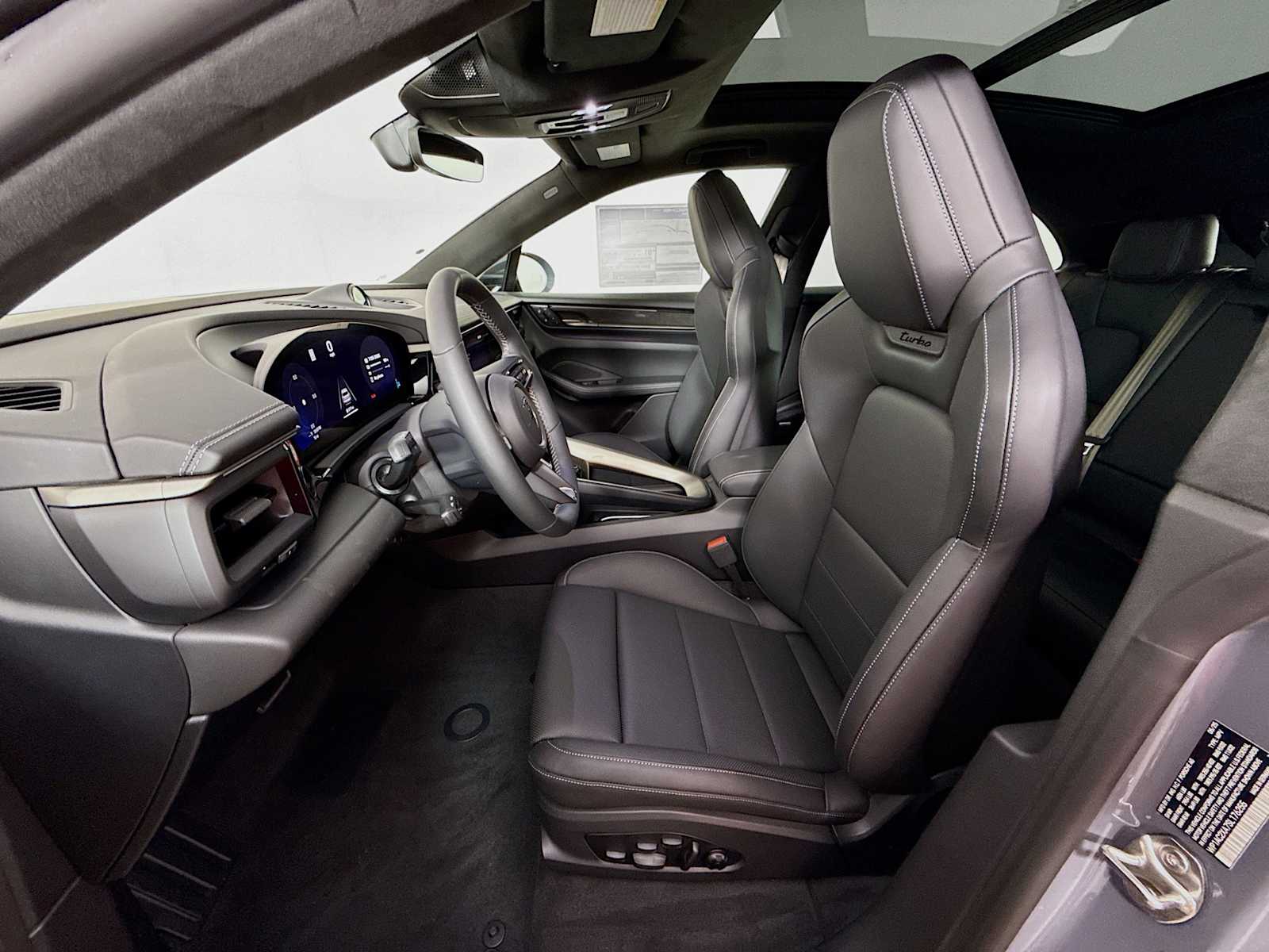 Thumbnail: 2025 Porsche Macan - 5