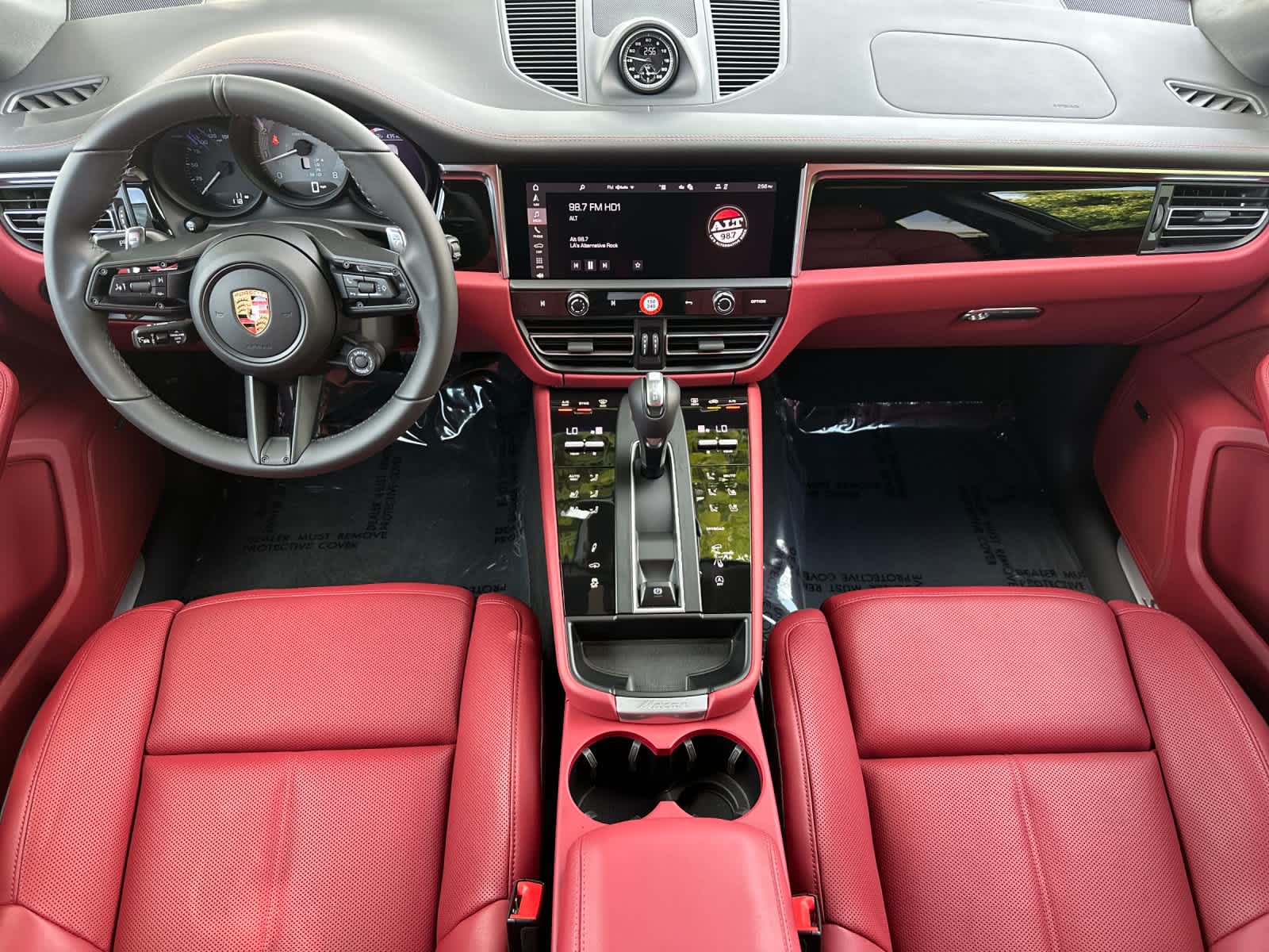 Thumbnail: 2026 Porsche Macan - 6