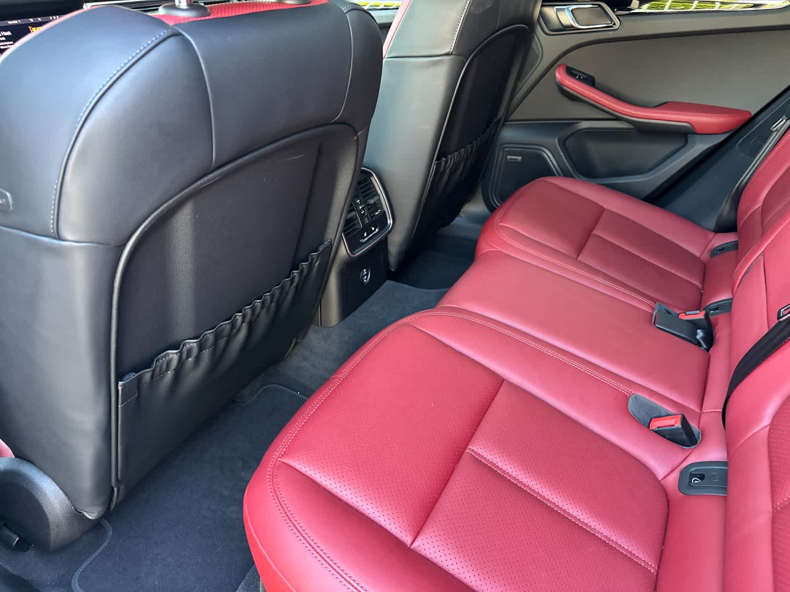 Thumbnail: 2025 Porsche Macan - 13