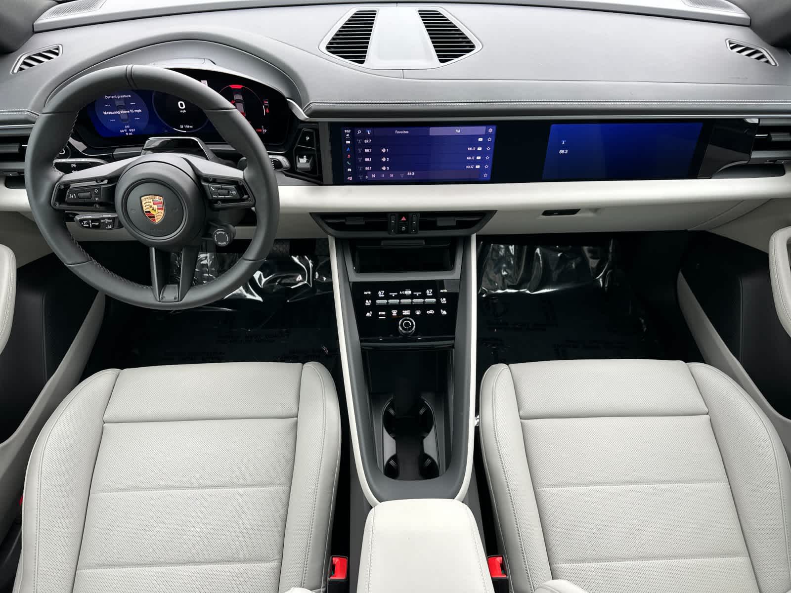 Thumbnail: 2026 Porsche Macan - 6