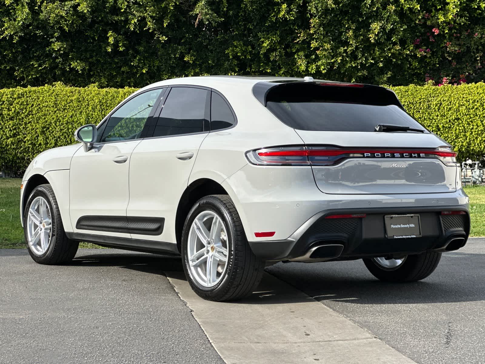 Thumbnail: 2025 Porsche Macan - 3