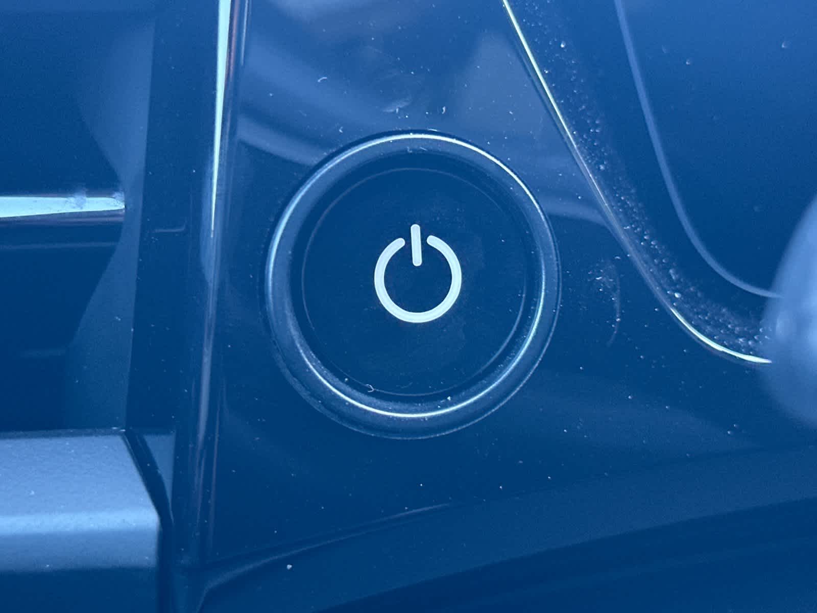 Thumbnail: 2026 Porsche Macan - 25