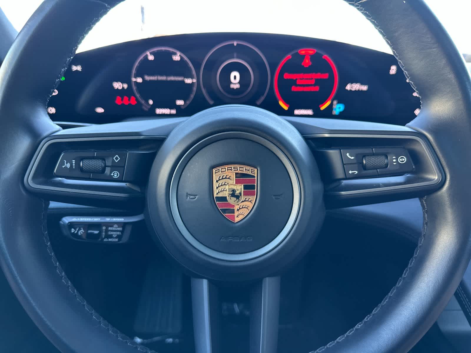 Thumbnail: 2022 Porsche Taycan - 26