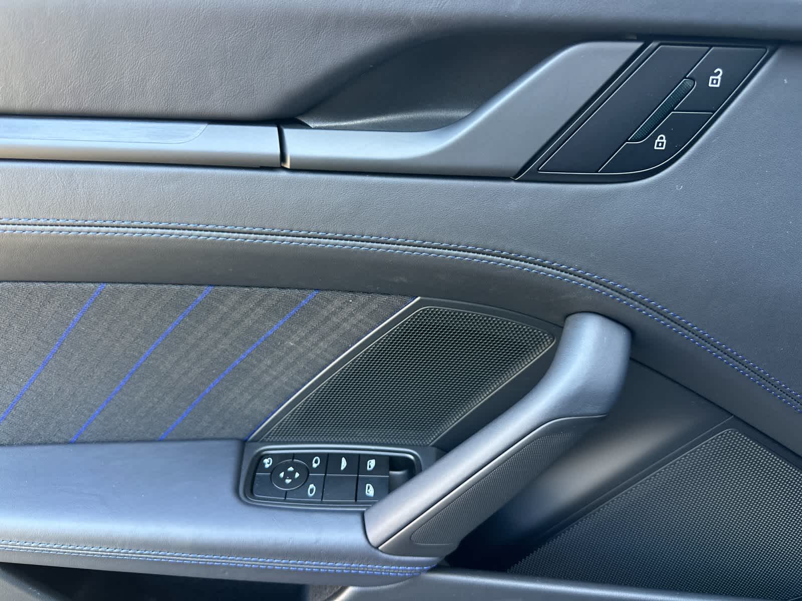 Thumbnail: 2026 Porsche 911 - 12