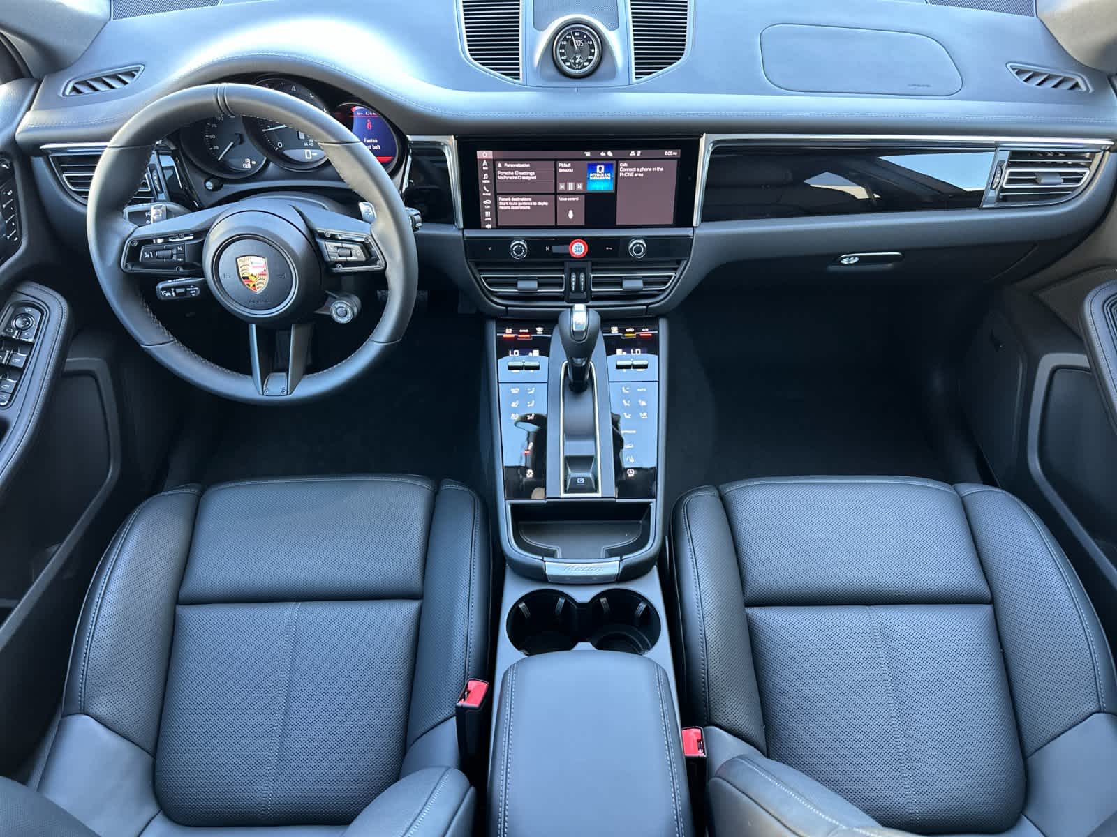 Thumbnail: 2026 Porsche Macan - 6