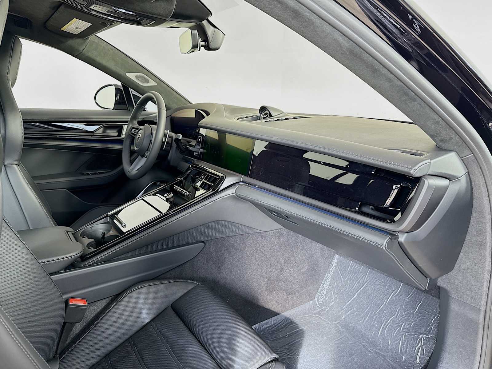 Thumbnail: 2026 Porsche Panamera - 22