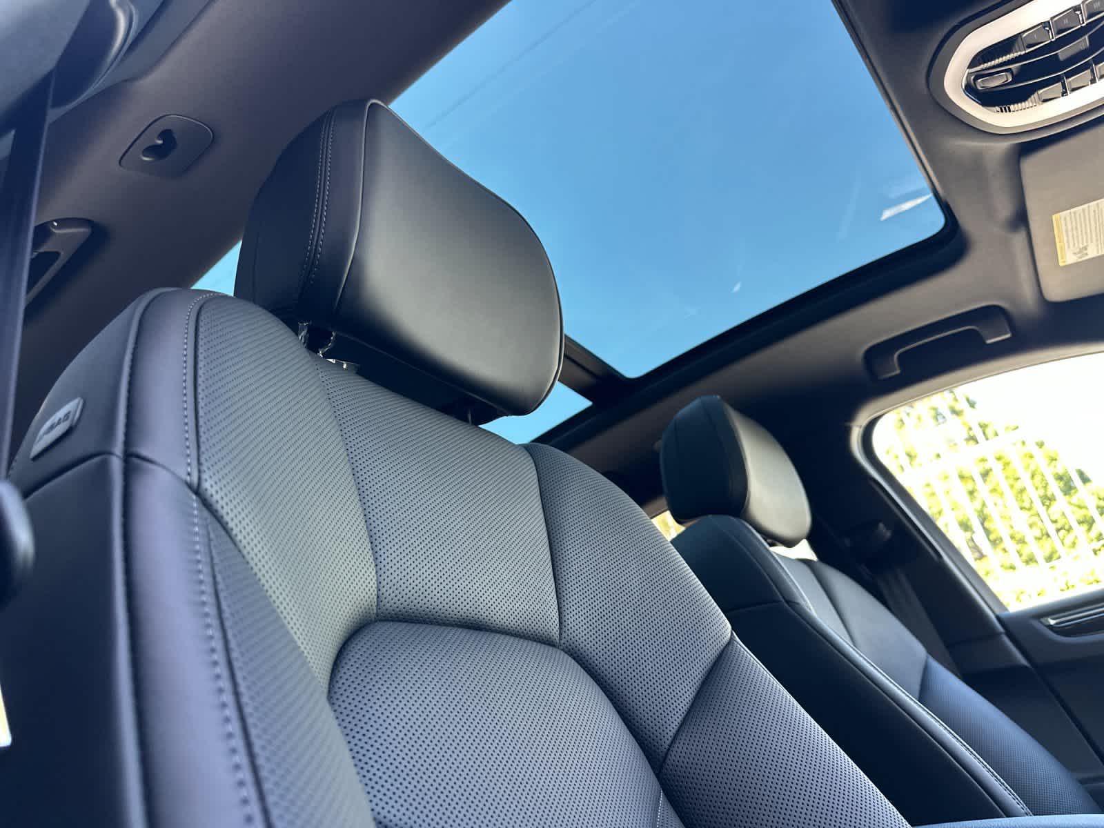 Thumbnail: 2026 Porsche Macan - 18