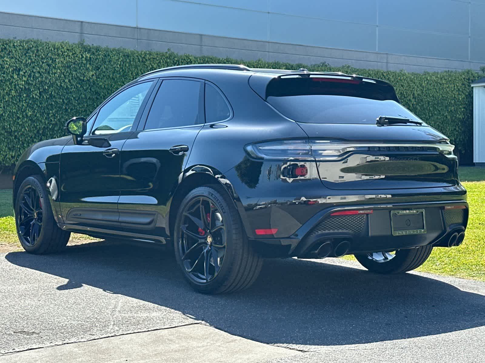 Thumbnail: 2026 Porsche Macan - 3