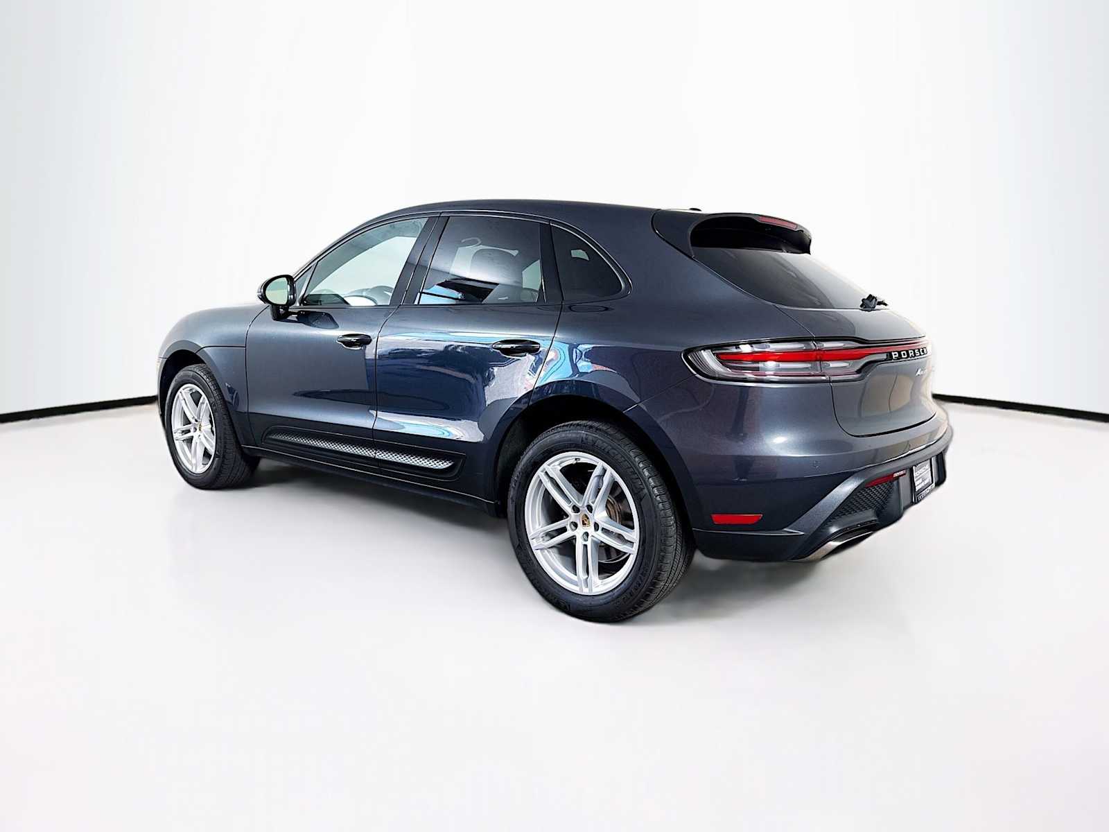 Thumbnail: 2023 Porsche Macan - 3