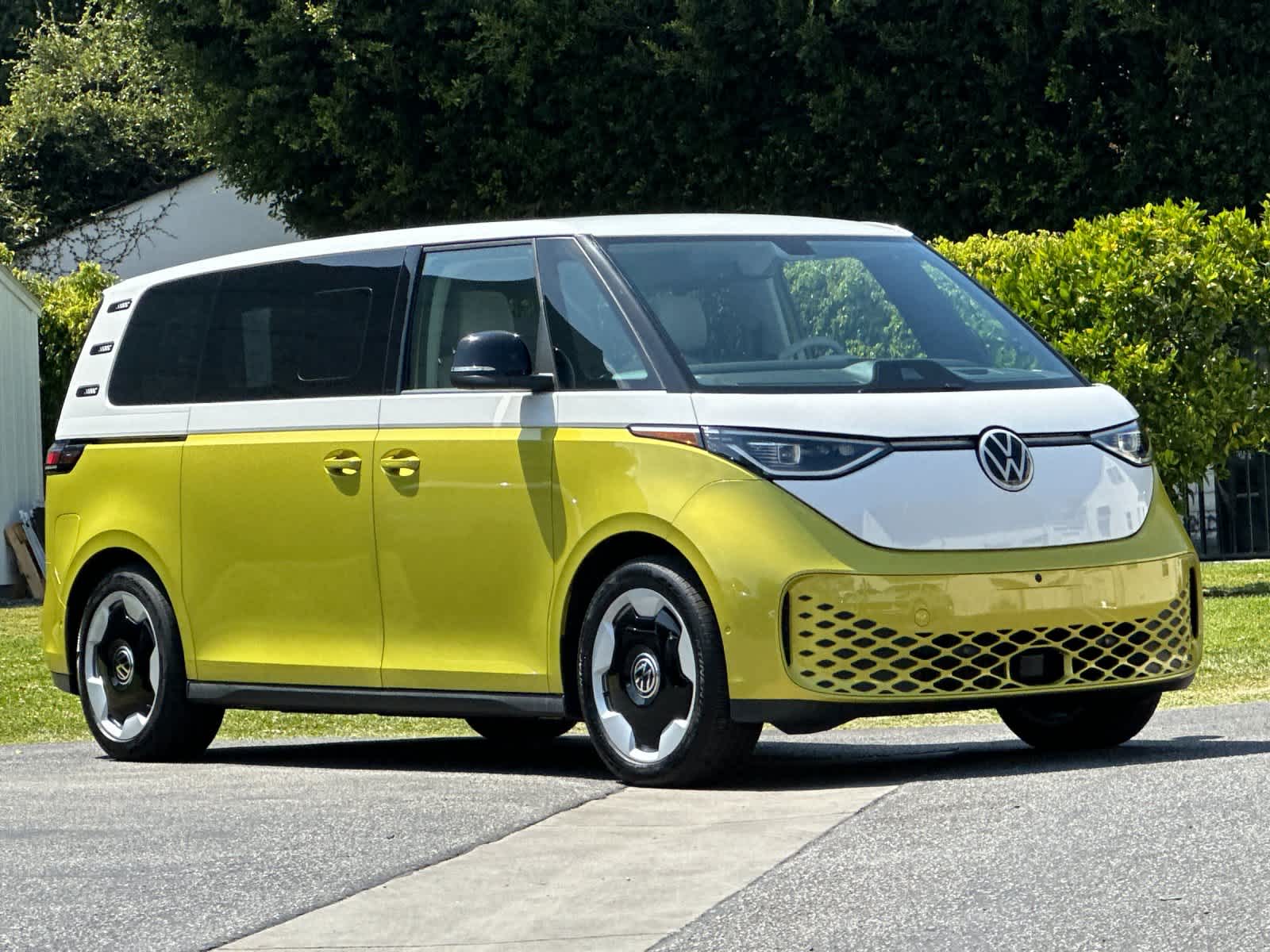 Thumbnail: 2025 Volkswagen ID.Buzz - 10