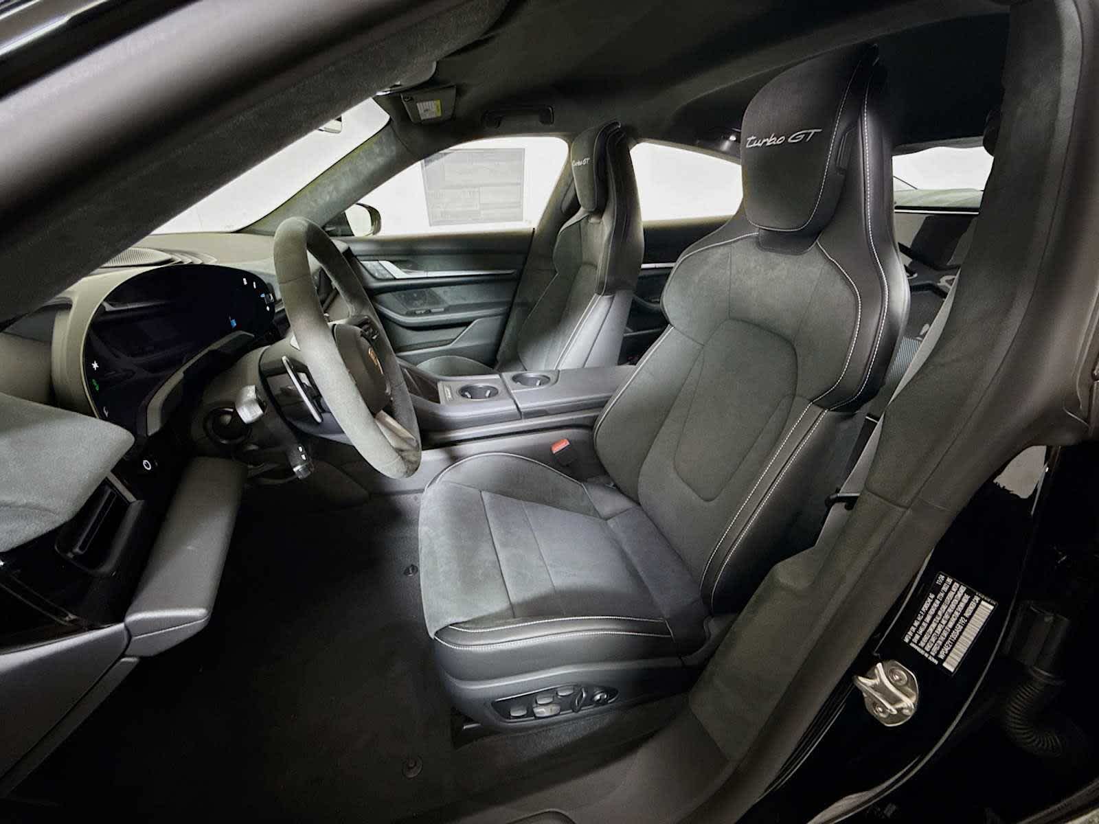 Thumbnail: 2025 Porsche Taycan - 5