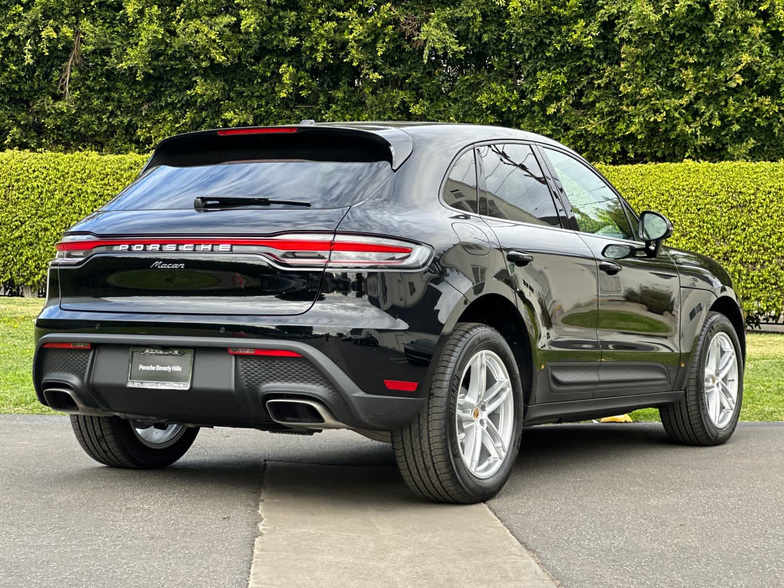 Thumbnail: 2026 Porsche Macan - 8