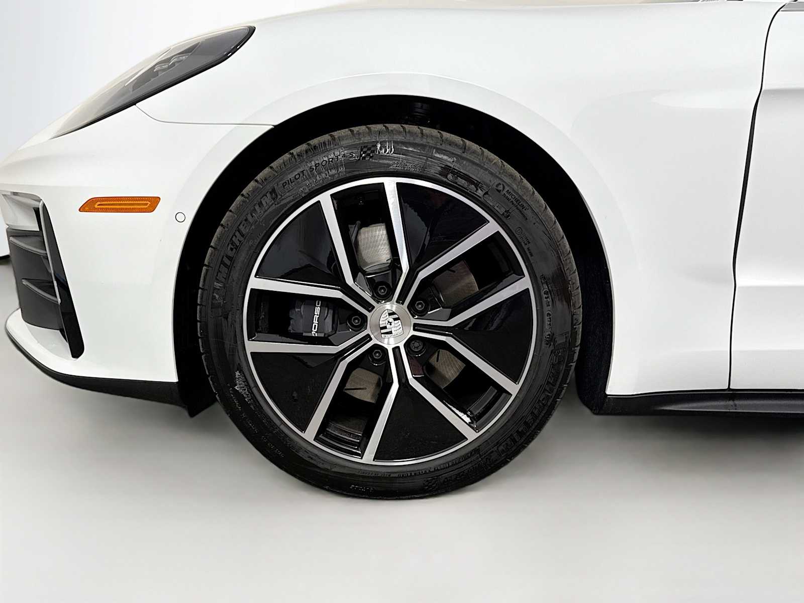 Thumbnail: 2025 Porsche Panamera - 24