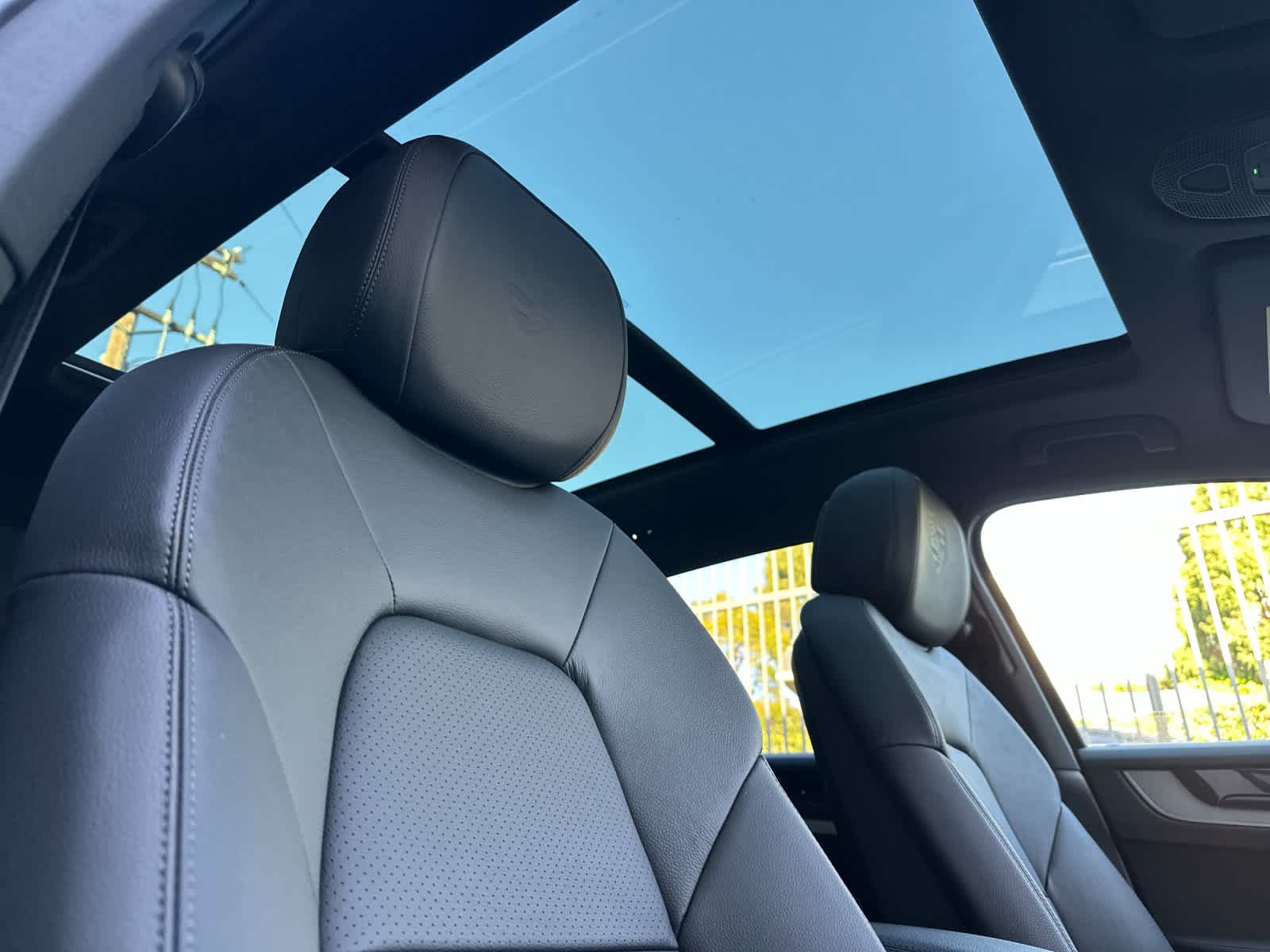 Thumbnail: 2025 Porsche Cayenne - 18