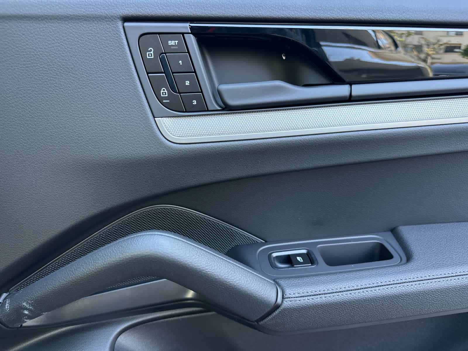 Thumbnail: 2026 Porsche Cayenne - 19