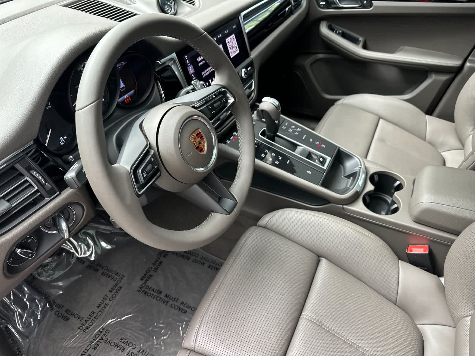 Thumbnail: 2026 Porsche Macan - 4