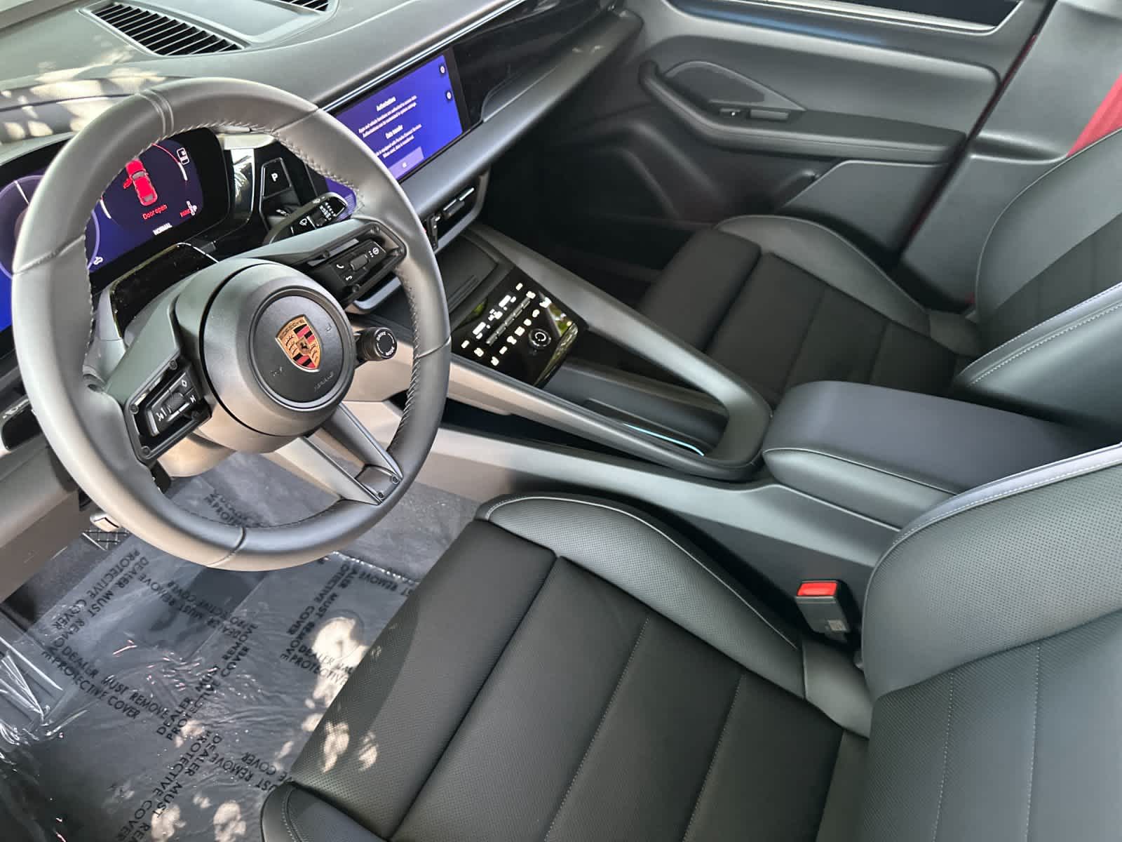 Thumbnail: 2026 Porsche Macan - 4