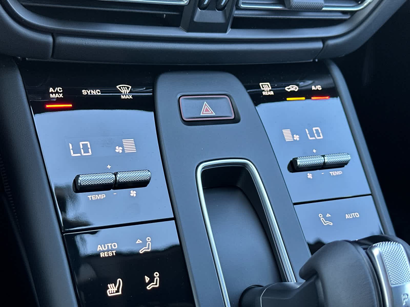 Thumbnail: 2026 Porsche Macan - 24