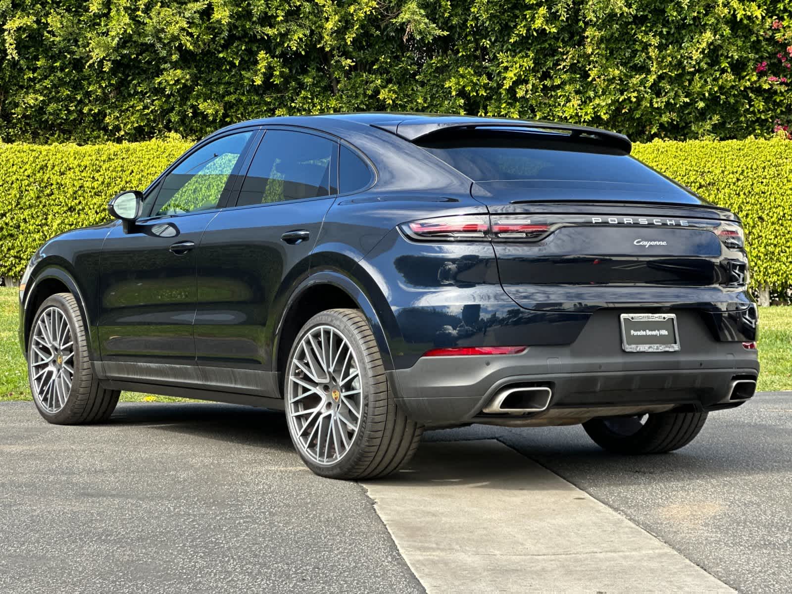 Thumbnail: 2022 Porsche Cayenne - 3