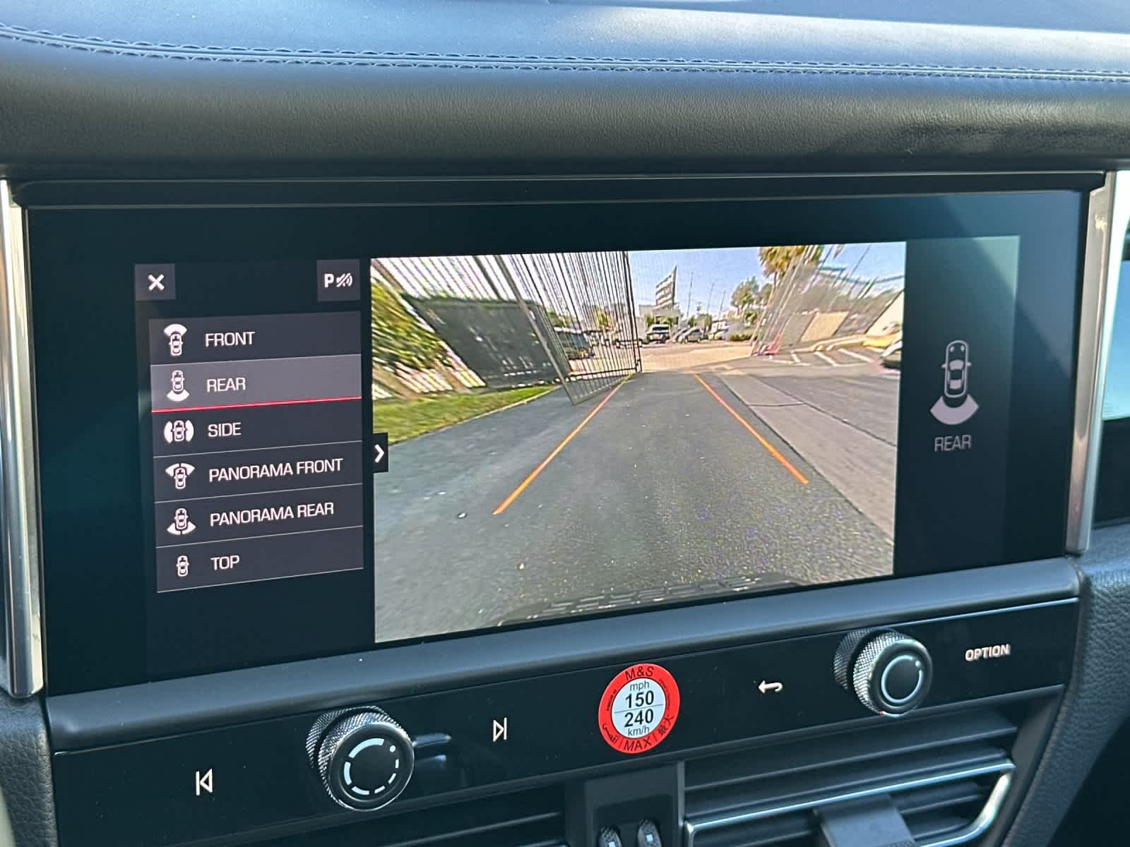 Thumbnail: 2026 Porsche Macan - 22