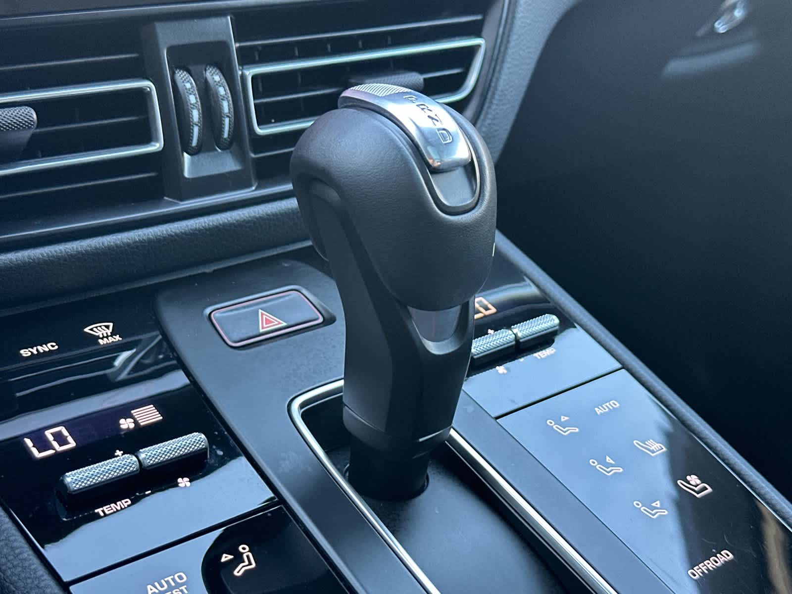 Thumbnail: 2025 Porsche Macan - 24