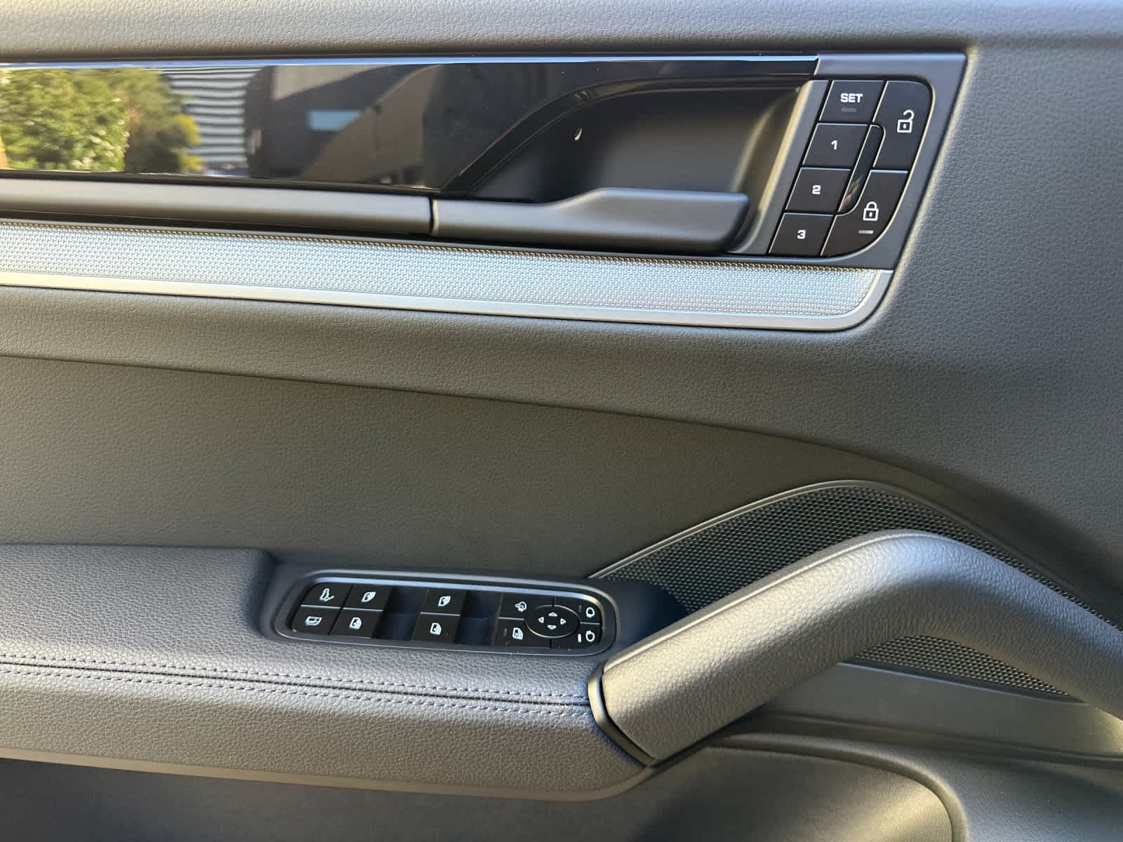 Thumbnail: 2026 Porsche Cayenne - 12