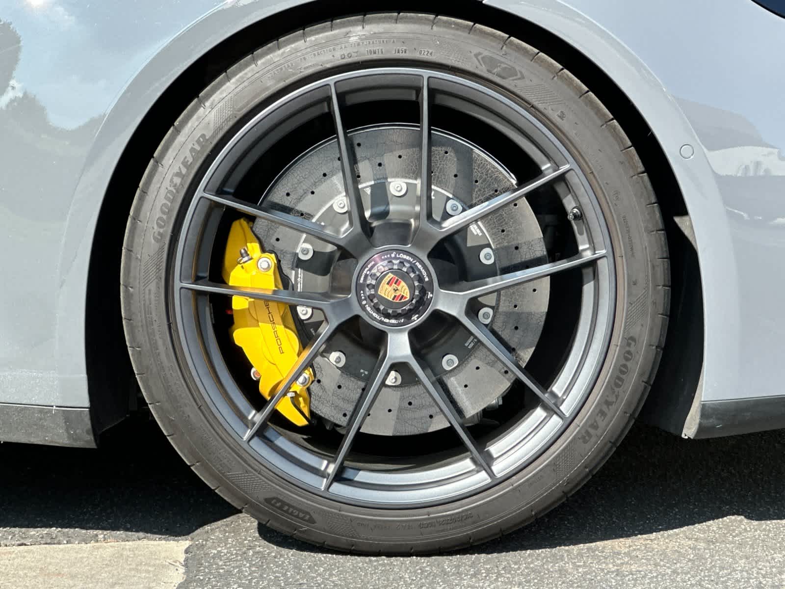 Thumbnail: 2025 Porsche 911 - 29