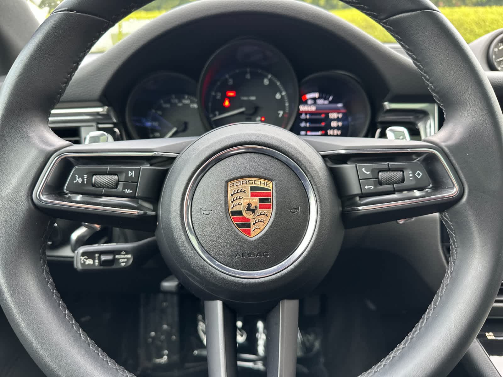 Thumbnail: 2025 Porsche Macan - 25