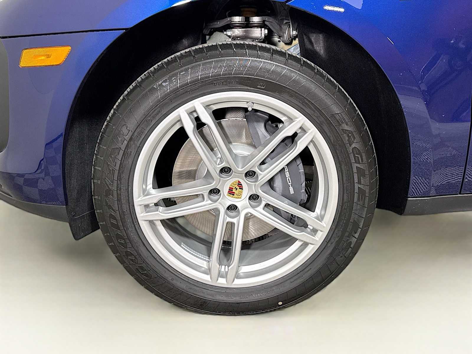 Thumbnail: 2025 Porsche Macan - 24